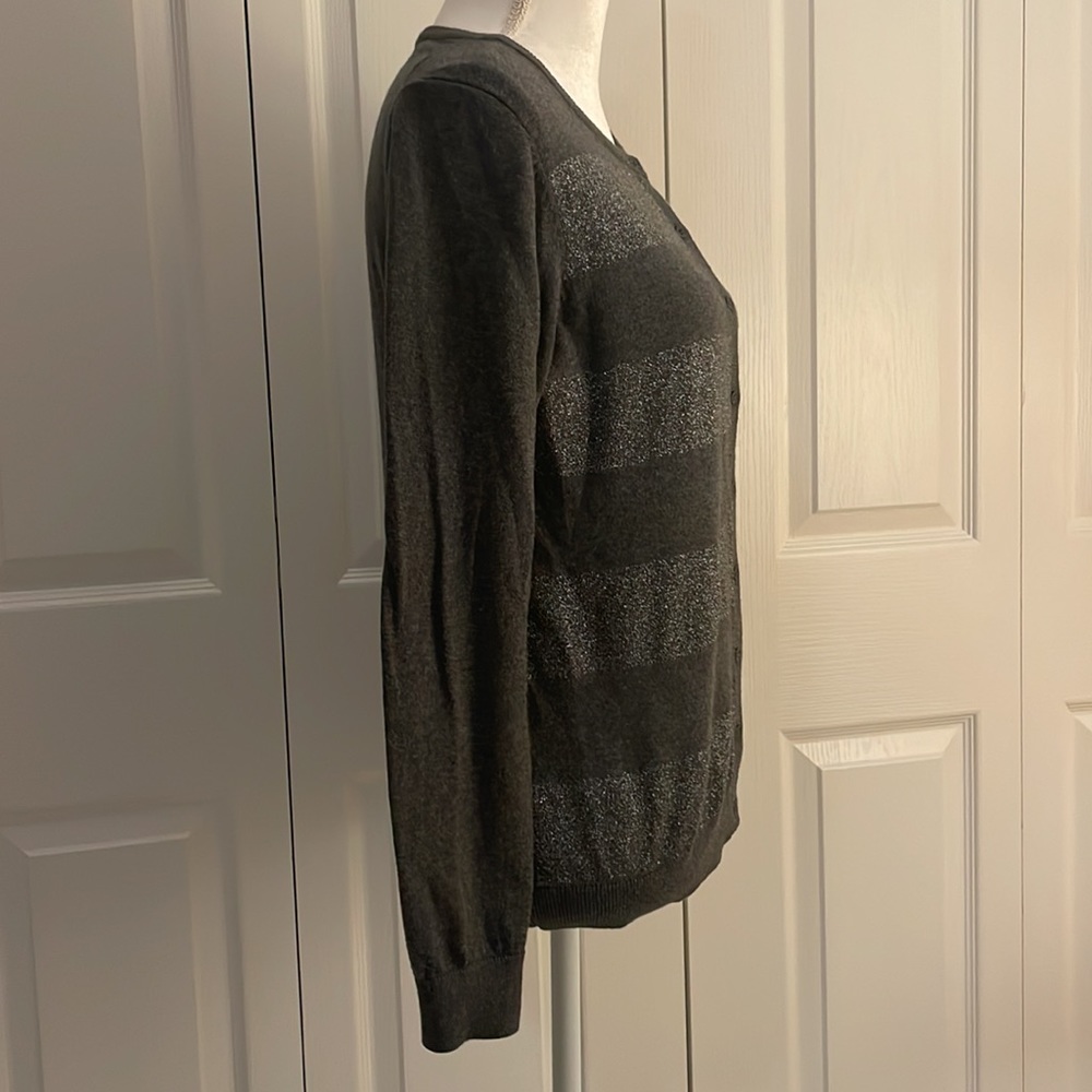 Old Navy Women’s SZ M Grey Striped Metallic Button Down Long Sleeve Cardigan - Picture 3 of 12
